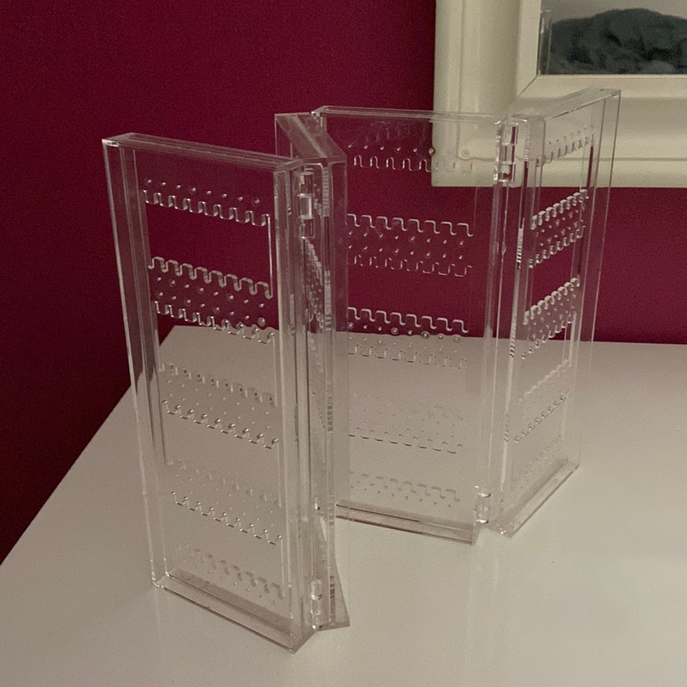 EARRING HOLDER